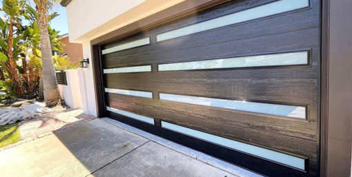 Modern Line Garage Door